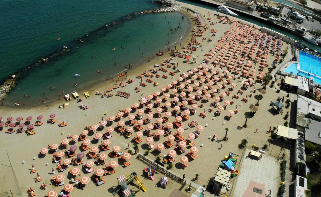 Portoverde Beach Apartments Misano Adriatico Luaran gambar
