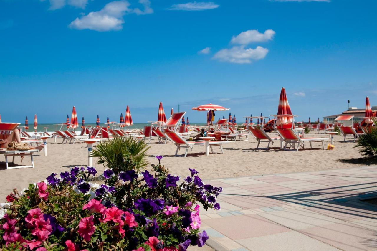 Portoverde Beach Apartments Misano Adriatico Luaran gambar